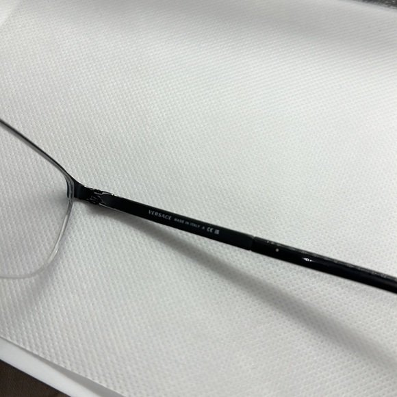 VERSACE - Picture 3 of 7